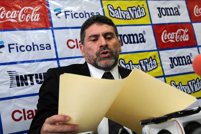 Suárez convoca para amistoso