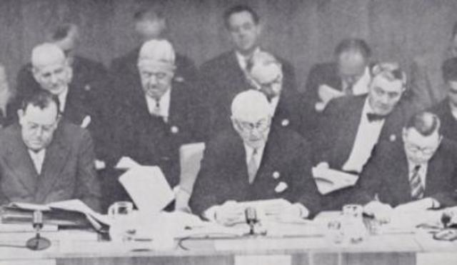 US presents the Baruch Plan