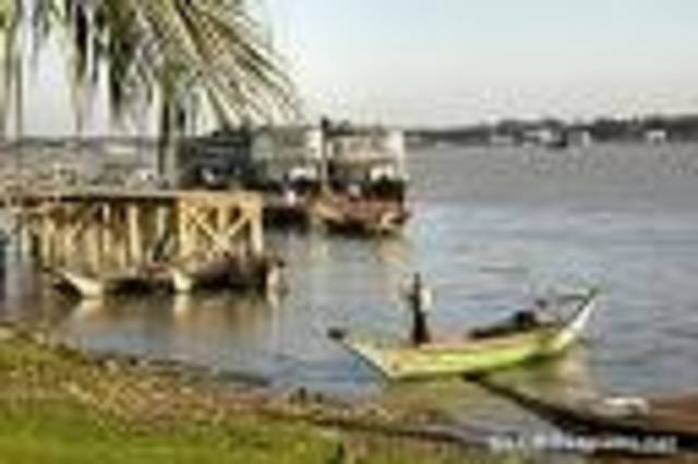 Aung San Suu Kyi returns to Rangoon, Burma after many years