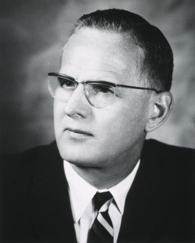 Maclyn McCarty is born