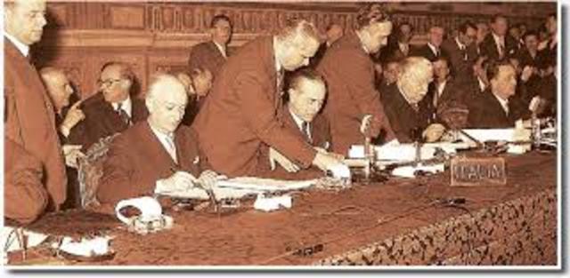 H συνθήκη της Ρώµης. Είναι το ξεκίνηµα της ΕΕ. ∆ηµιουργείται η Ευρωπαϊκή Οικονοµική Κοινότητα (ΕΟΚ) ή «Κοινή Αγορά»