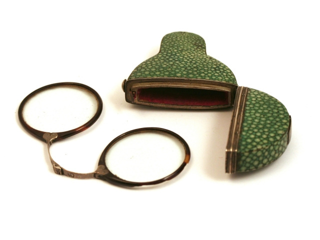 C. 1770 Spectacles with tortoise shell and silver rims