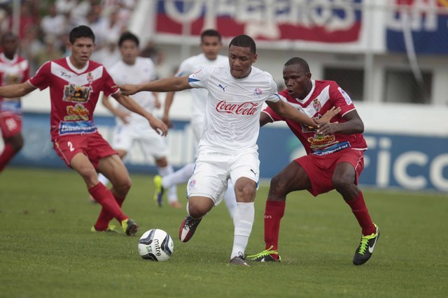 Olimpia inició empatando ante Real Sociedads