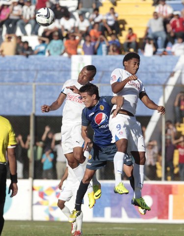 Un empate doloroso en el clásico capitalino