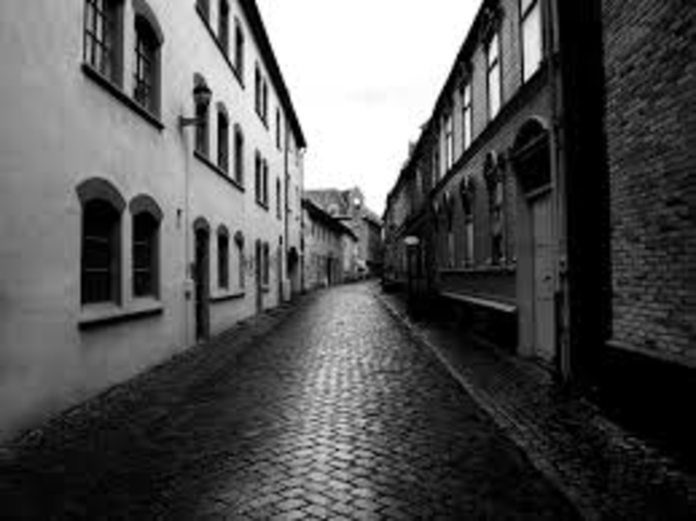 Liesel moves into Himmel Street and meets Rudy