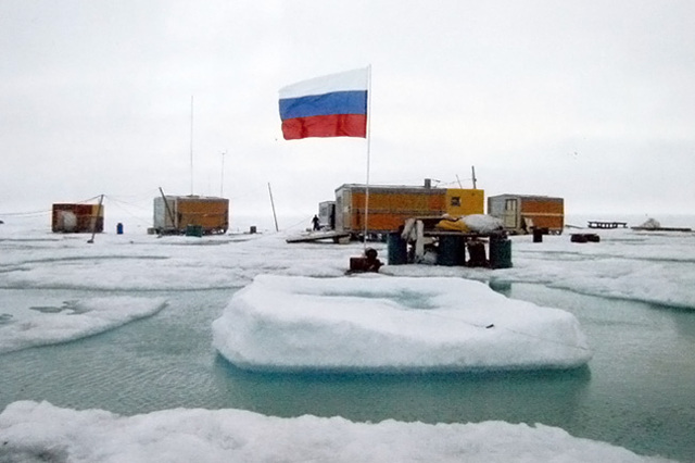 Летом 2007 г. стартовала российская полярная экспедициия "Арктика-2007", целью, которой было изучения шельфа Северного Ледовитого океана.