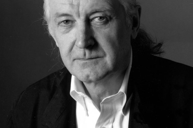 MATTHEU CARTER FUNDO BITSTREAM LA PRIMERA FUNCION DGITAL