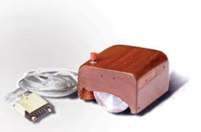 Primeiro Mouse (Douglas Engelbart)