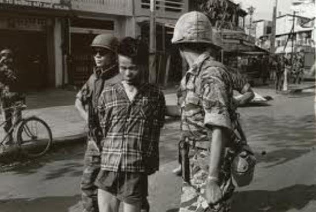 The United States starts to recieve the widespread Tet Offensive