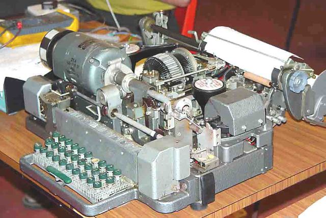 Creed perfects the Creed Teleprinter for use in newspaper offices.