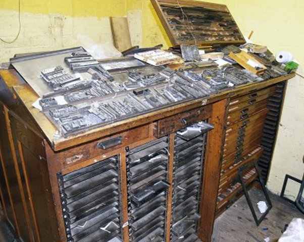 American William Church patents the first typesetting machine.