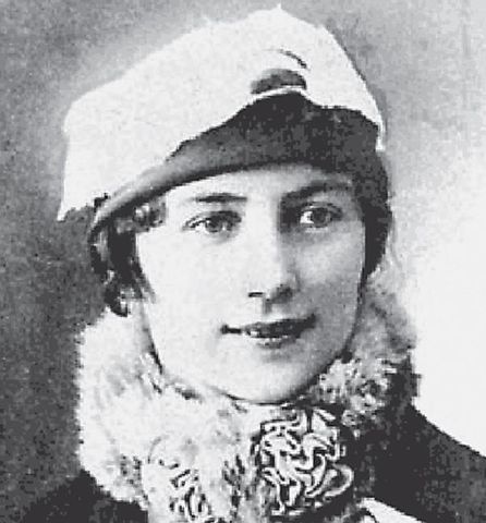 Женился на Любови Евгеньевны Белозерской