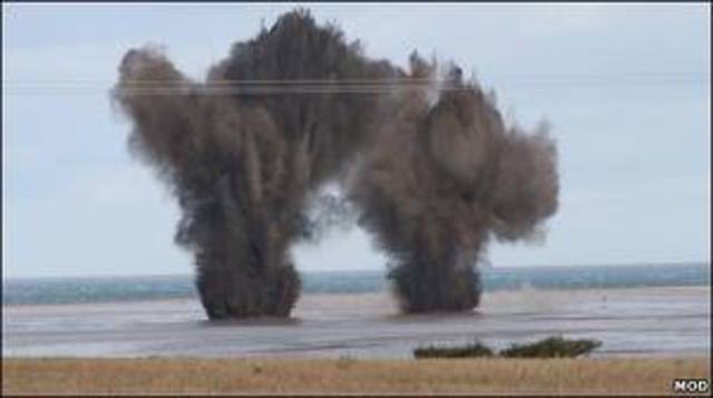 Bristish troops retreated to Singapore and bomb the causeway