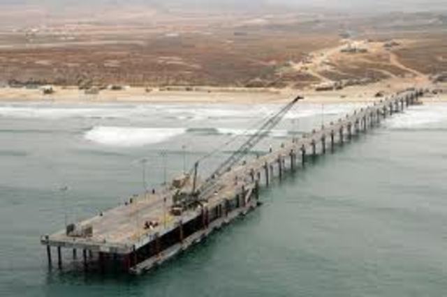 British troops retreated to Singapore and bomed the causeway