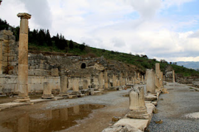 Hacia el 3.500 a.C Las primeras carreteras