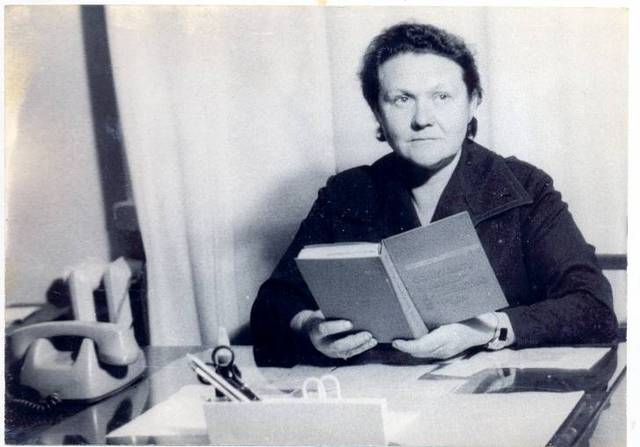 Её встретила директор Колыванской ЦБ Морозова Людмила Ивановна