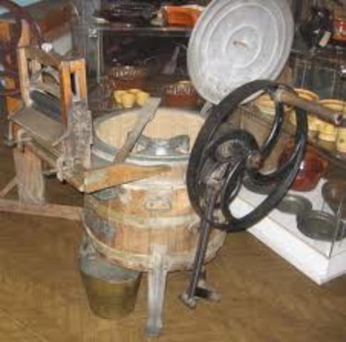 Premières machines manuelles