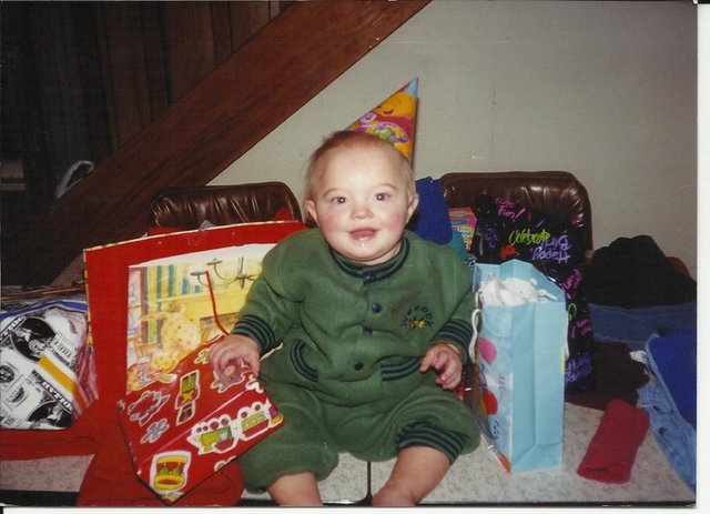 Yo naco de December 14 1996