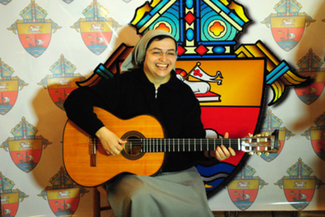 Hermana Glenda decide convertirse en monja