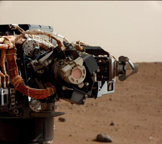 Curiosity begins testing its arms