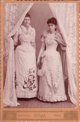 Lucretia Mott and Elizabeth Cady Stanton attend the World Anti-Slavery Convention in London