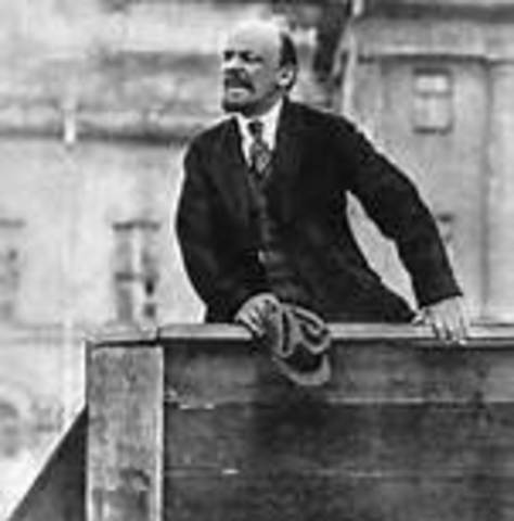 Lenin returns! Briefly