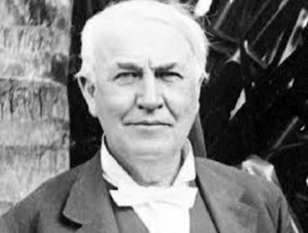 first powered light bulb