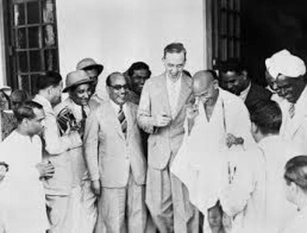 Sir Stafford Cripps arrives in India