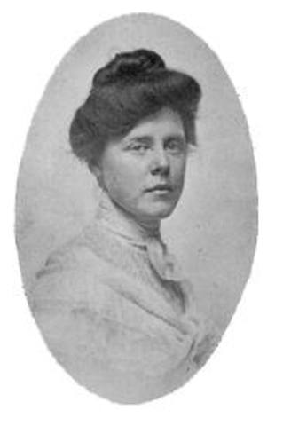 lice Paul and Lucy Burns organize the Congressional Union.