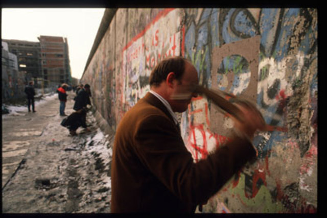 Tear Down the Berlin Wall!