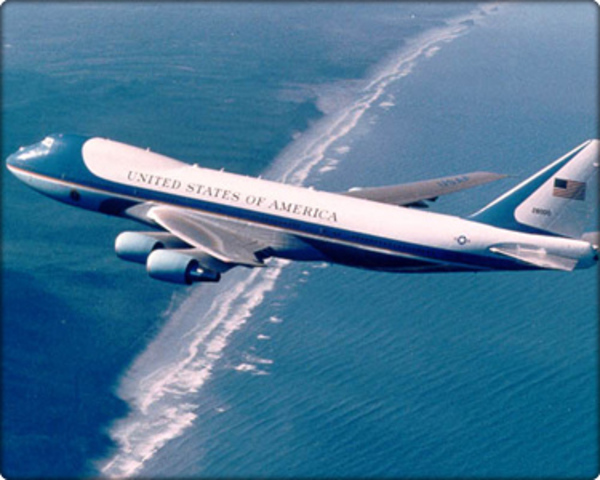 Boeing introduces the Executive Branch to jet transportation