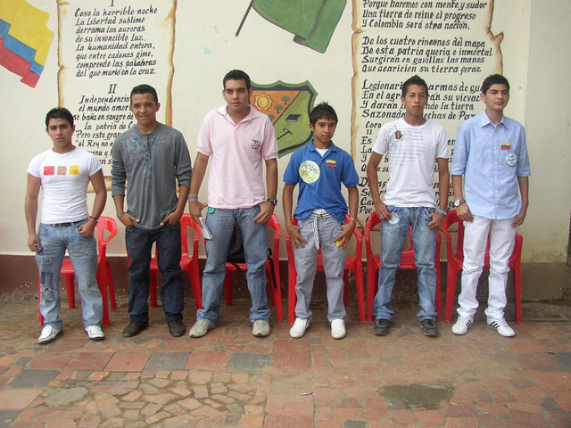 He won the personero's election at school.