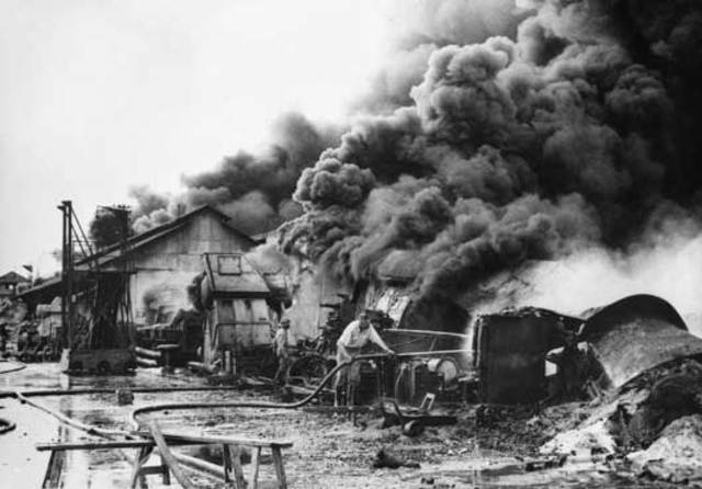 British troops retreated to Singapore and bombed the causeway