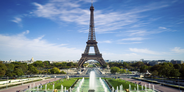 Mi padre se va a vivir a Paris