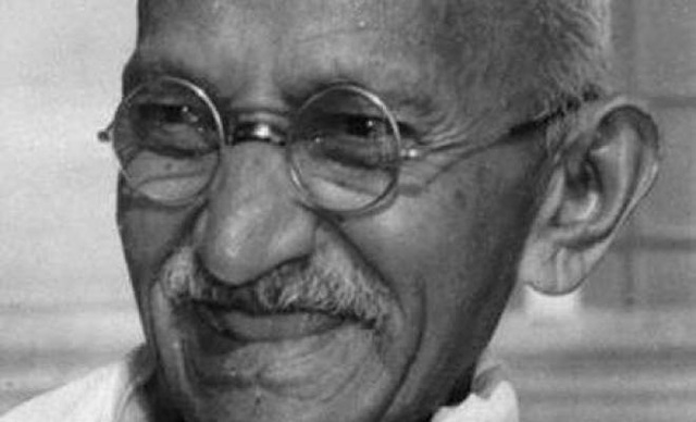 Gandhi set sail for England, where he had decided to pursue a degree in law