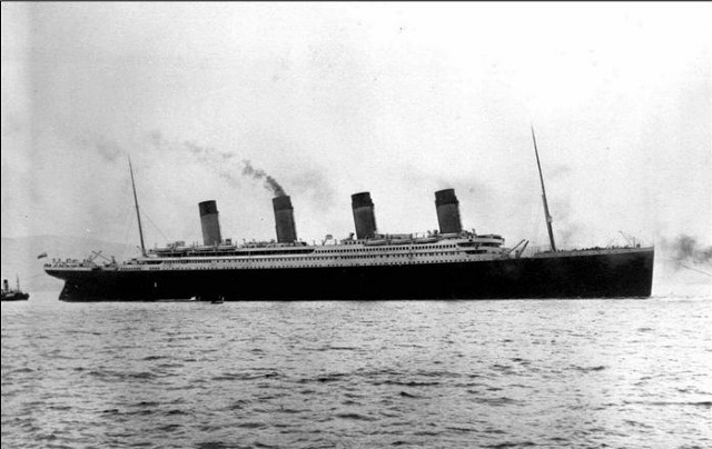 The Titanic Sinks
