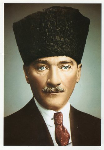 Mustafa Kemal Transforms Turkey into a Republic