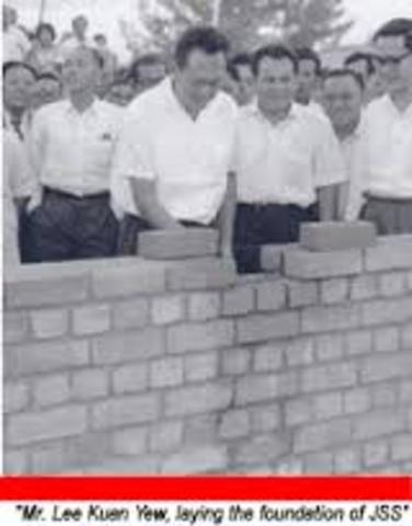 PM Lee Kuan Yew visited New Town Secondary school