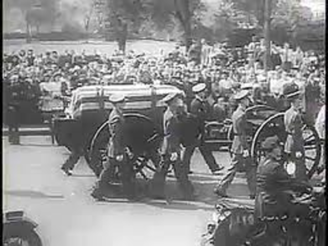 US President Franklin Roosevelt dies.