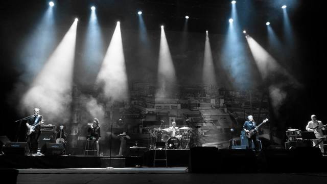 Sabina abandona el escenario