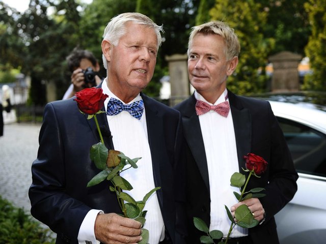 Massachusetts Legalizes Gay Marriage