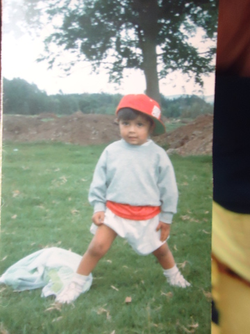 desde niño ya queria al balon!