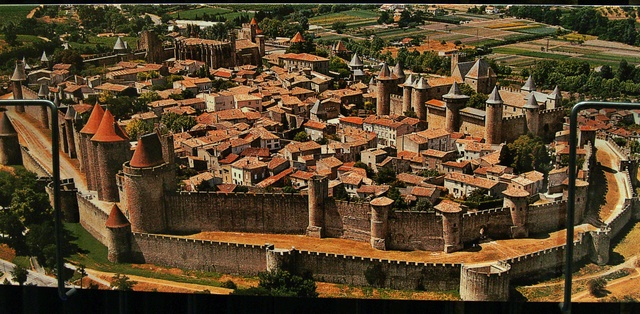 Surgimiento villas, ciudades o burgos.