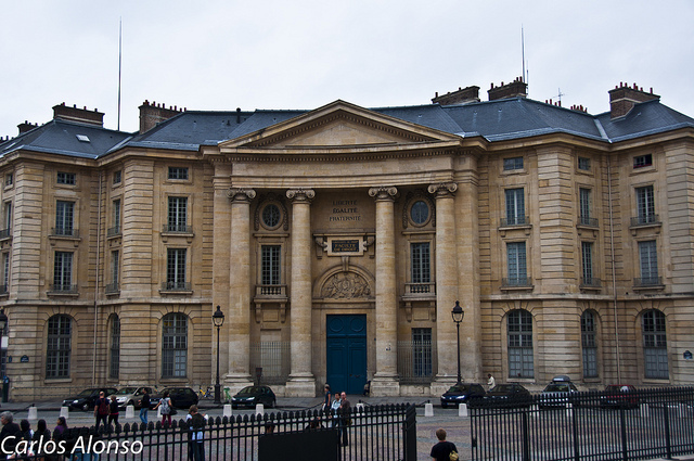Creación de la universidad de París.