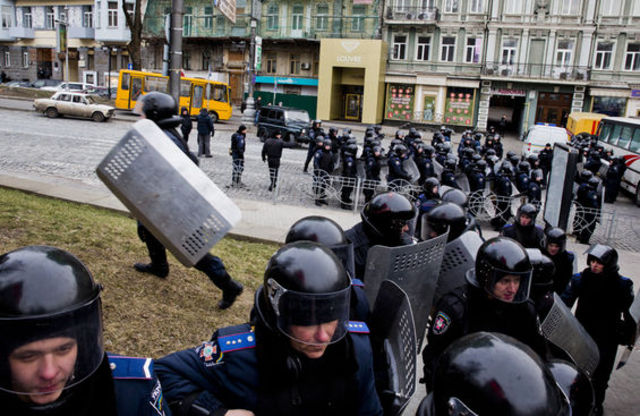 В воскресенье 100 тысяч собравшихся на Вече просили у оппозиции: «Ли-де-ра!»