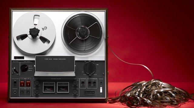 Grabadora de cinta magnética de acetato. Creado por Empresas Aeg Telefunken