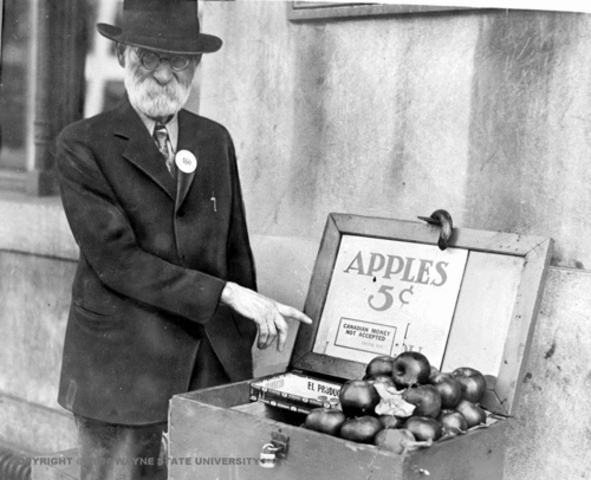 People Sell Apples in New York to Make Ends Meet