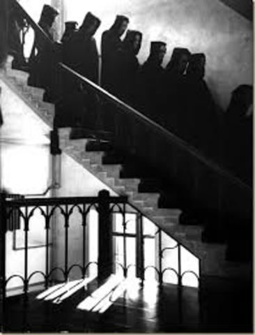 EXILIO DE RELIGIOSOS