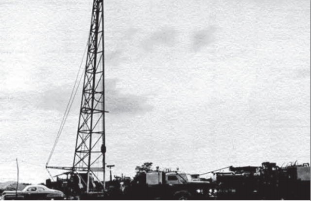 First recorded use of experimental hydrualic fracturing