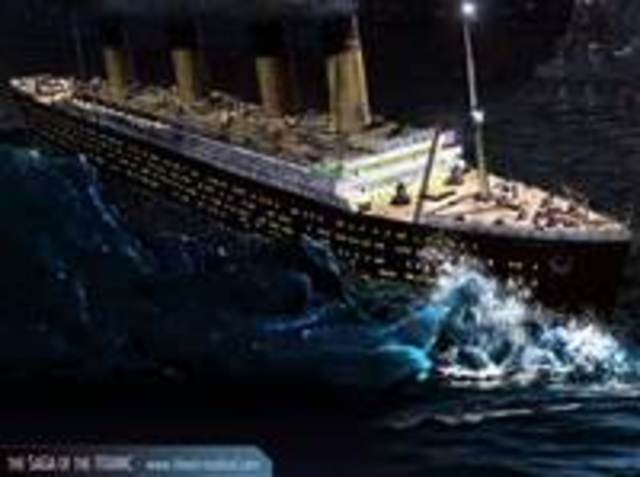 Titanic Sinks